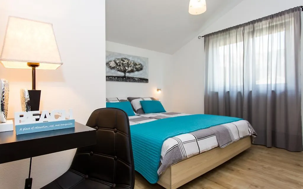 Apartments Matea バスカ